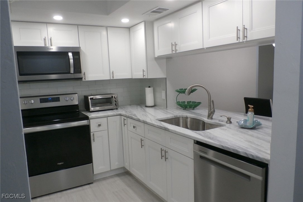 11110 Caravel Circle - Photo 14