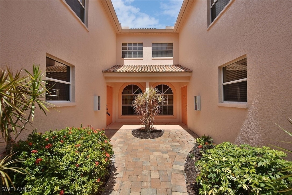526 Lake Louise Circle - Photo 1