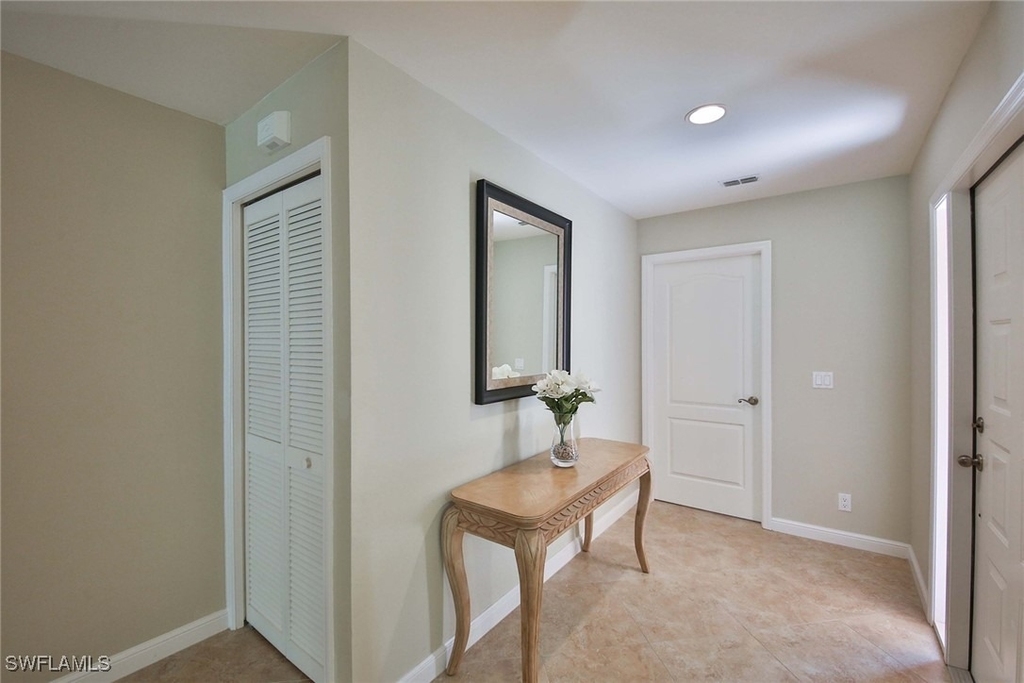 526 Lake Louise Circle - Photo 2