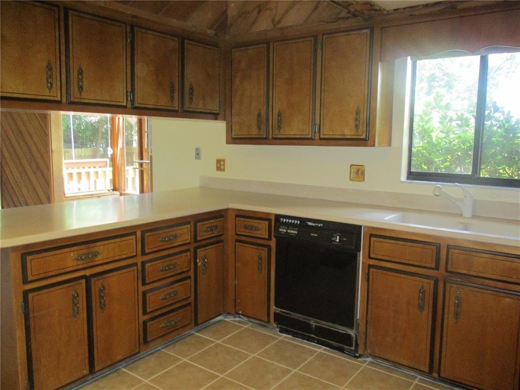 1631 Nw 94th Street - Photo 5