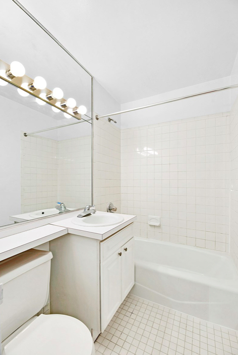 East 25th Street - Photo 4