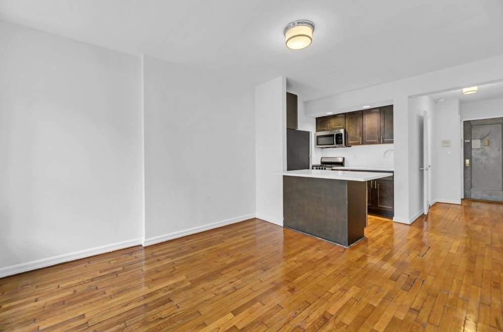 West 49 Street - Photo 0