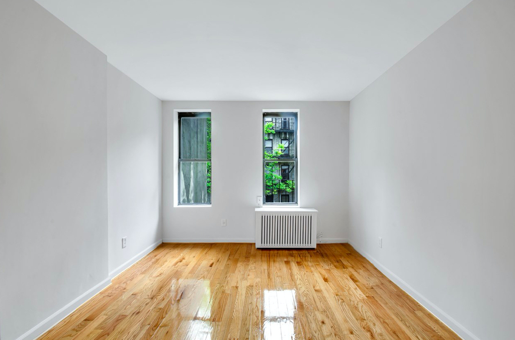West 49 Street - Photo 2