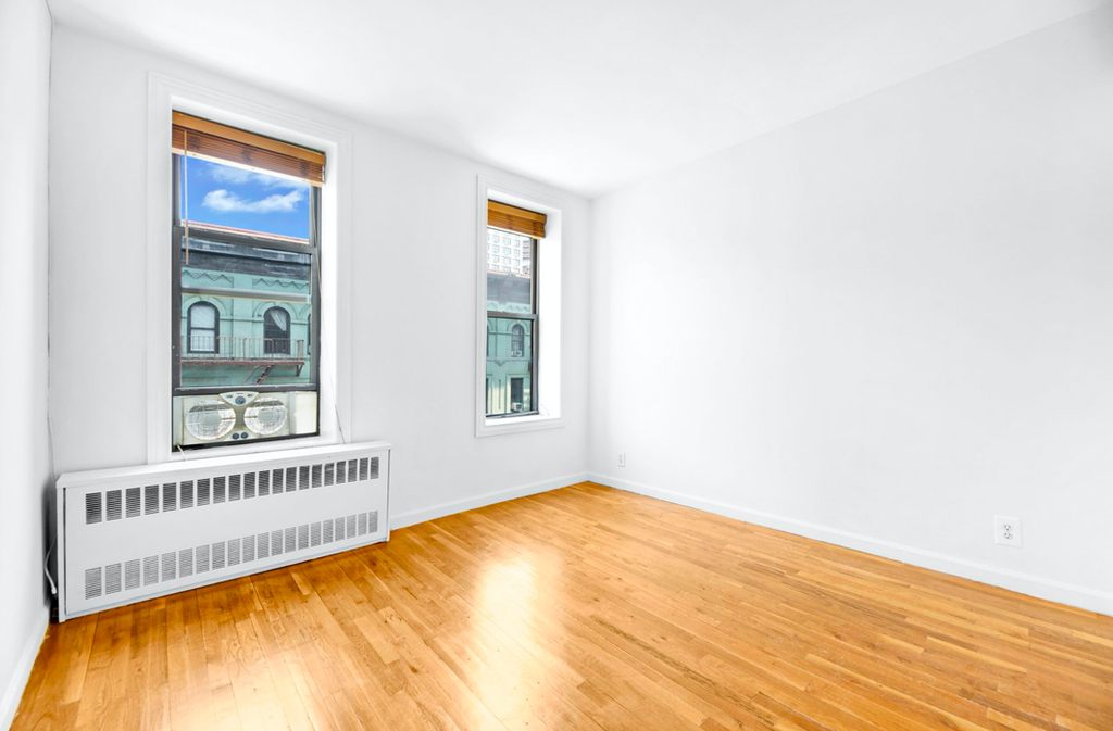 East 25th Street - Photo 0