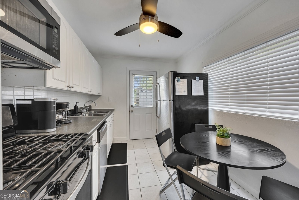 1040 Herndon Street Nw - Photo 8