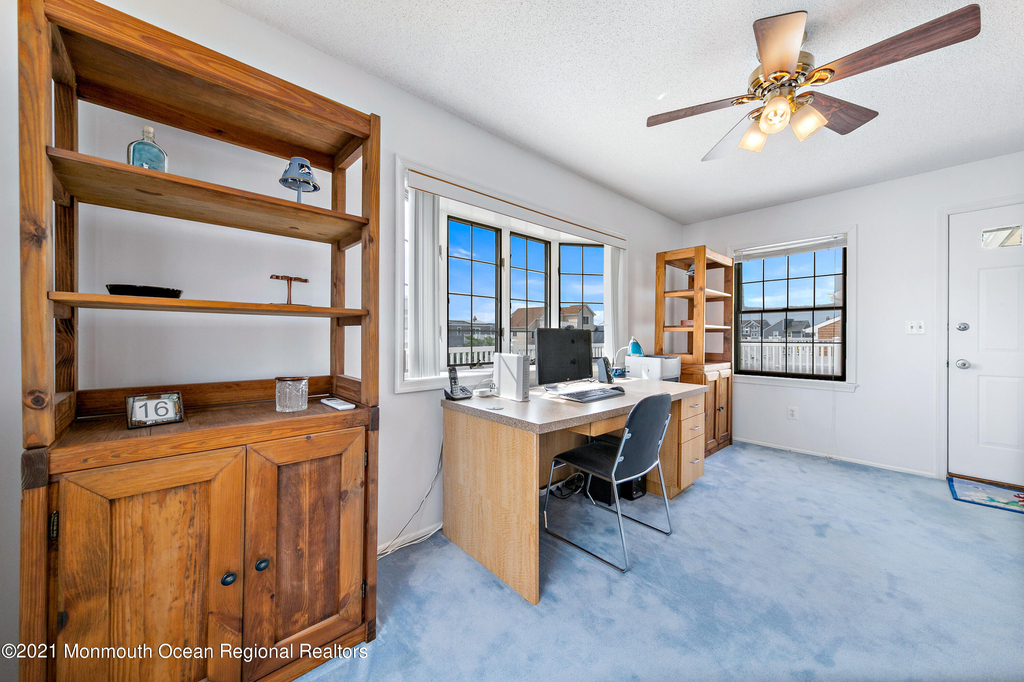 31 Peggy Lane - Photo 23