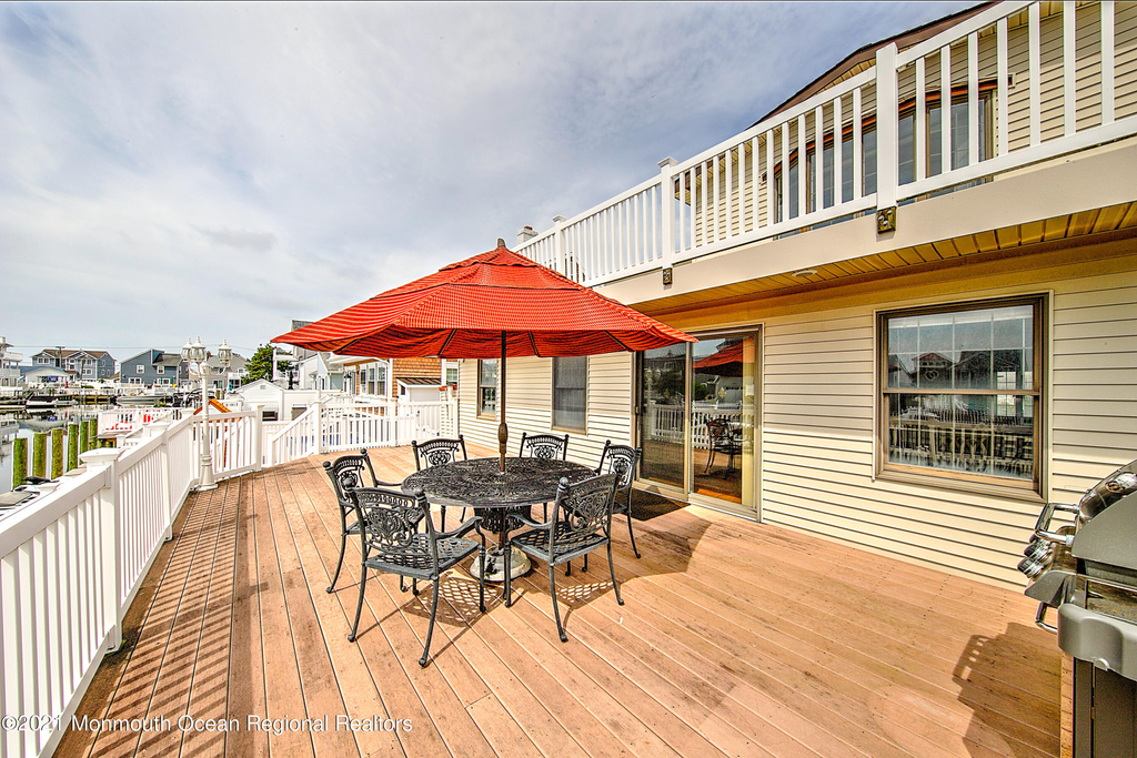 31 Peggy Lane - Photo 32