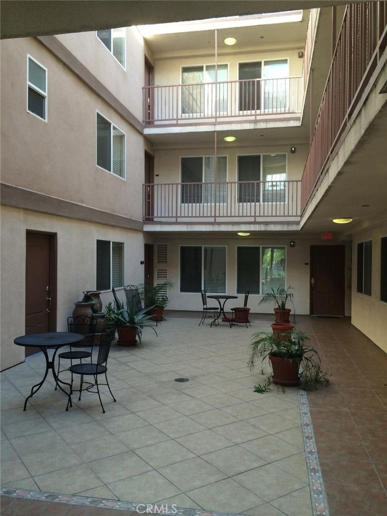 700 N Hill Place - Photo 17