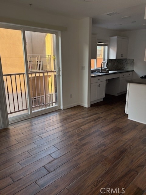 700 N Hill Place - Photo 3
