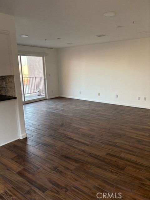700 N Hill Place - Photo 4