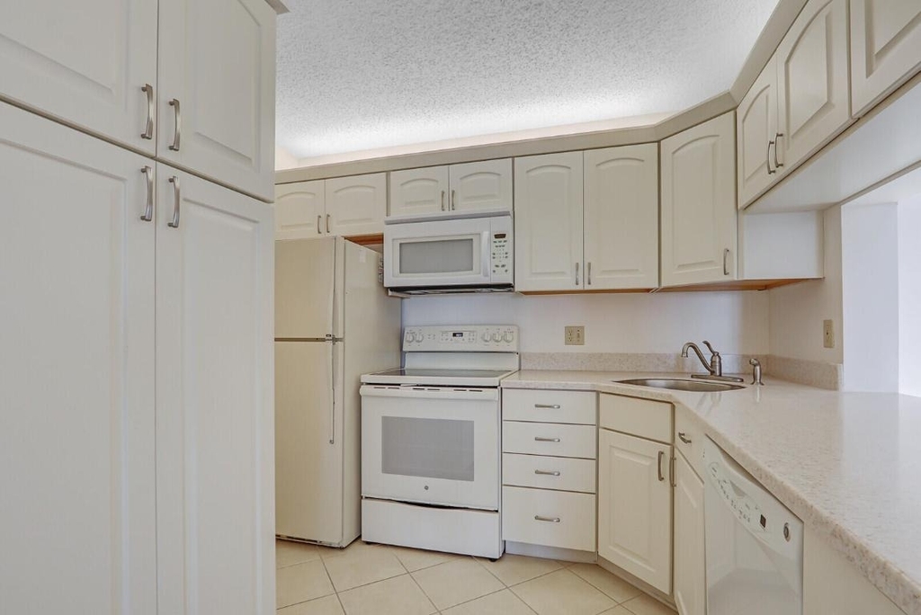 4468 Ne Ocean Boulevard - Photo 2