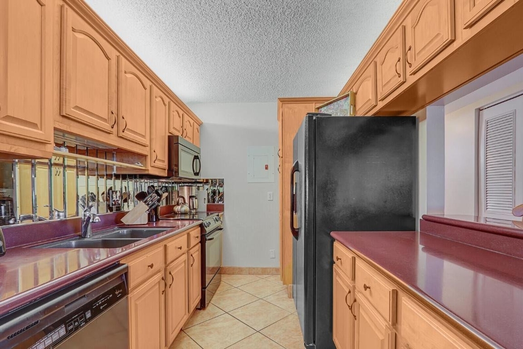 4444 Ne Ocean Boulevard - Photo 6