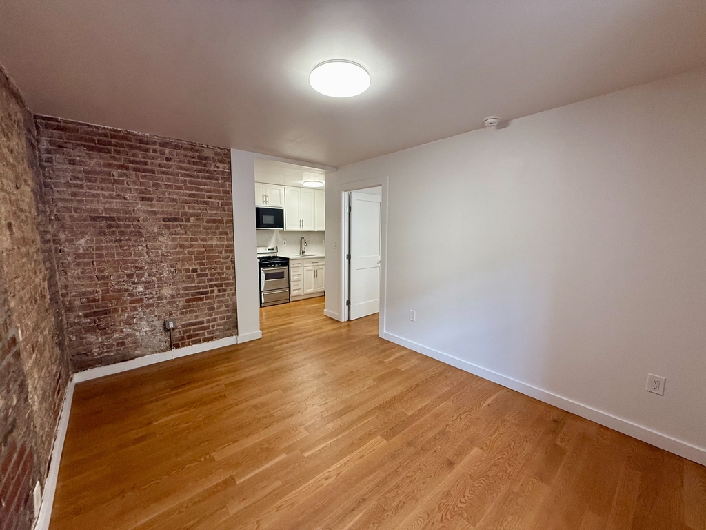 352 Greene Avenue - Photo 5