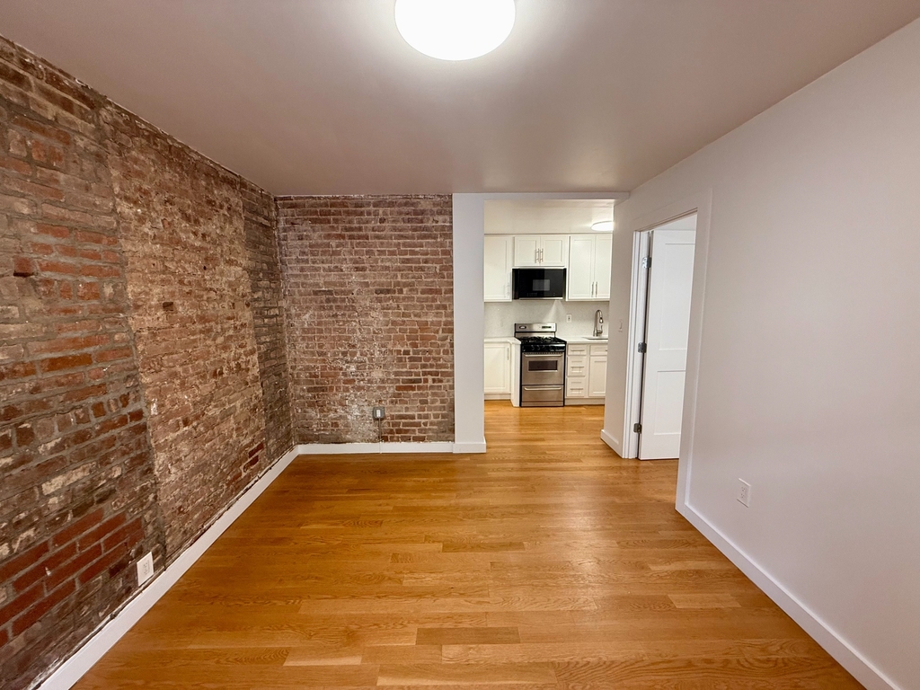 352 Greene Avenue - Photo 4