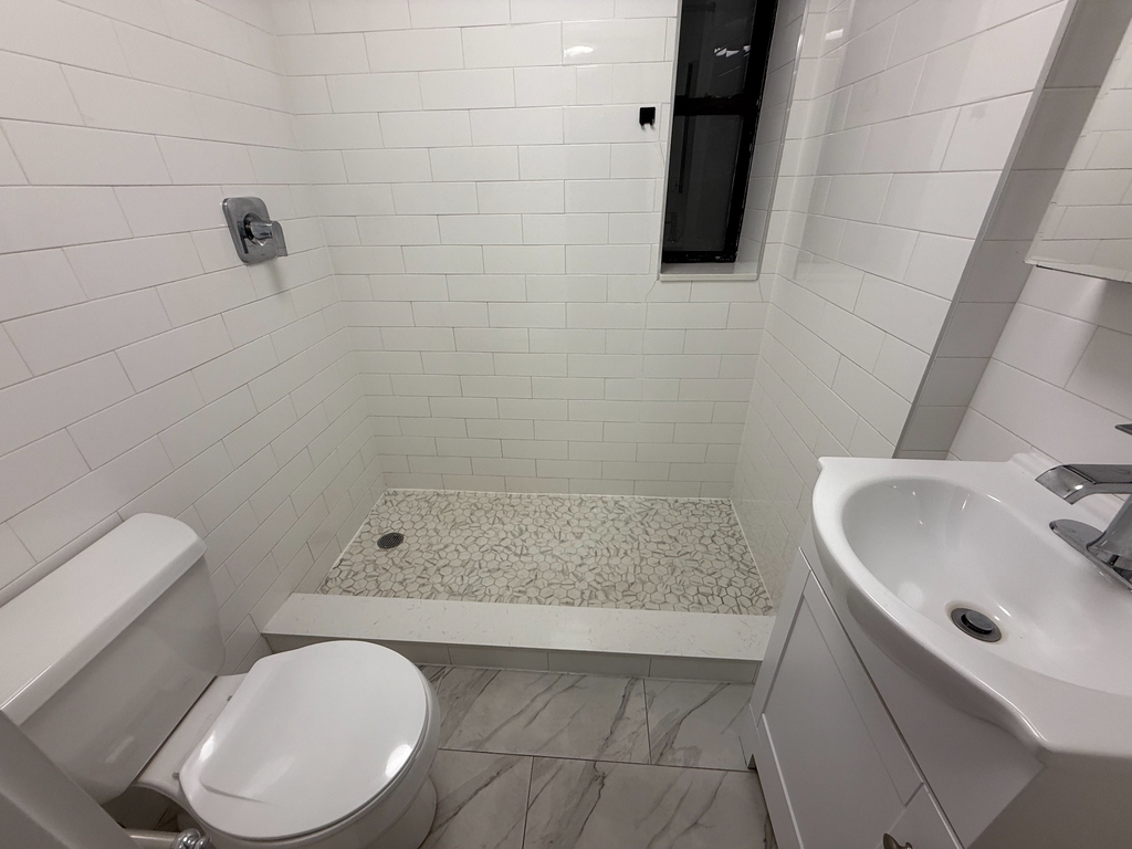 352 Greene Avenue - Photo 10