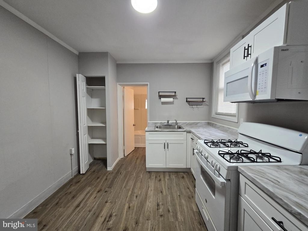 259 W Ruscomb Street - Photo 7