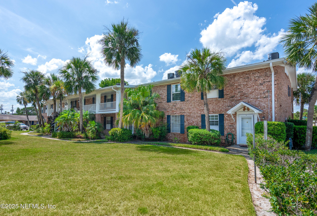 22 Comares Avenue - Photo 1