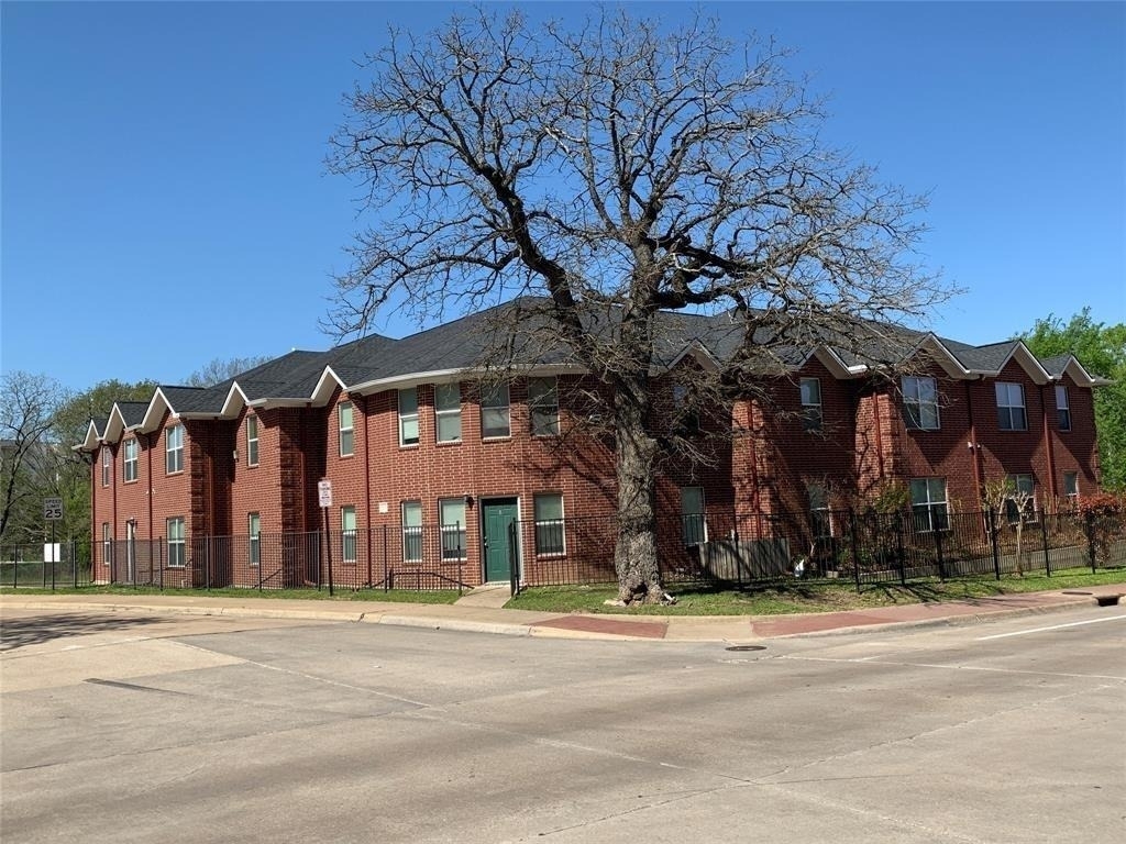 317 Cherry Street - Photo 1