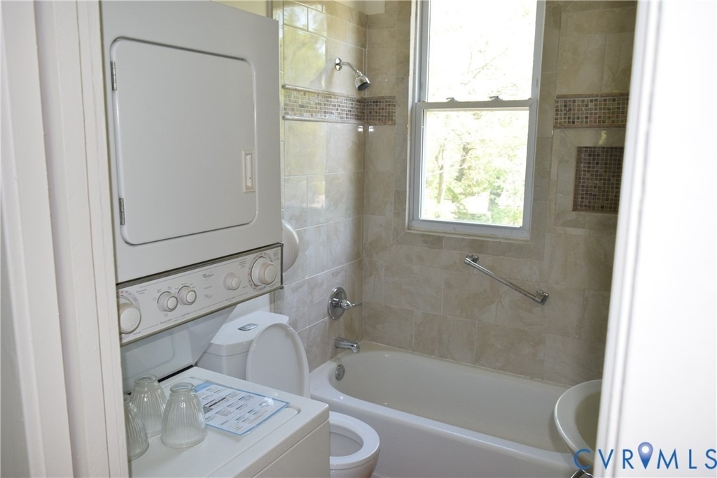 301 W 30th Street - Photo 11