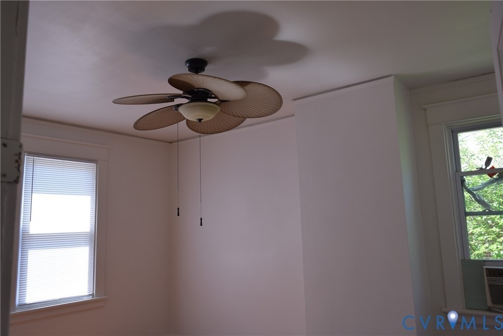 301 W 30th Street - Photo 9