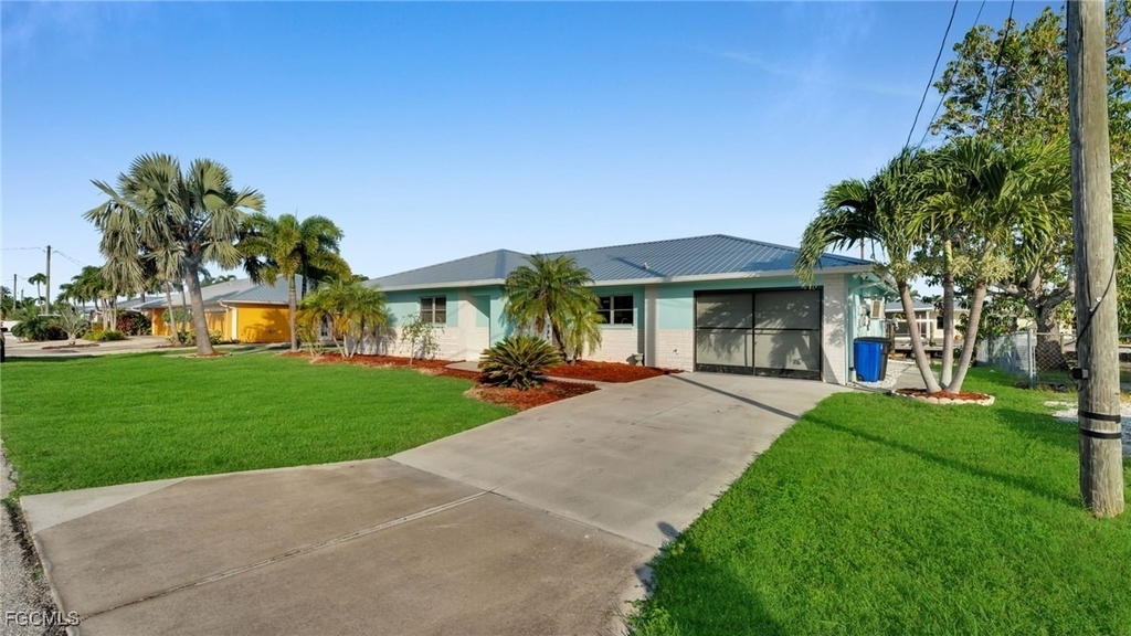 2758 Bruce Street - Photo 1