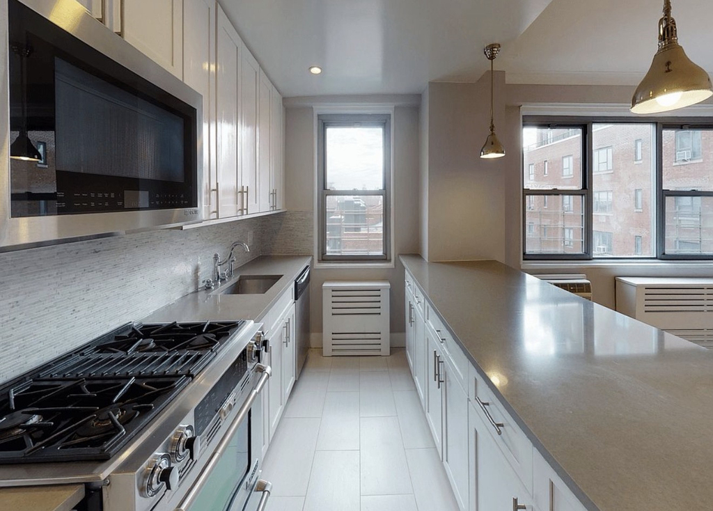 Central Park West - Photo 1