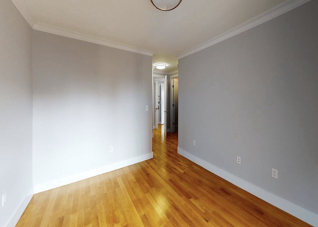 Central Park West - Photo 2