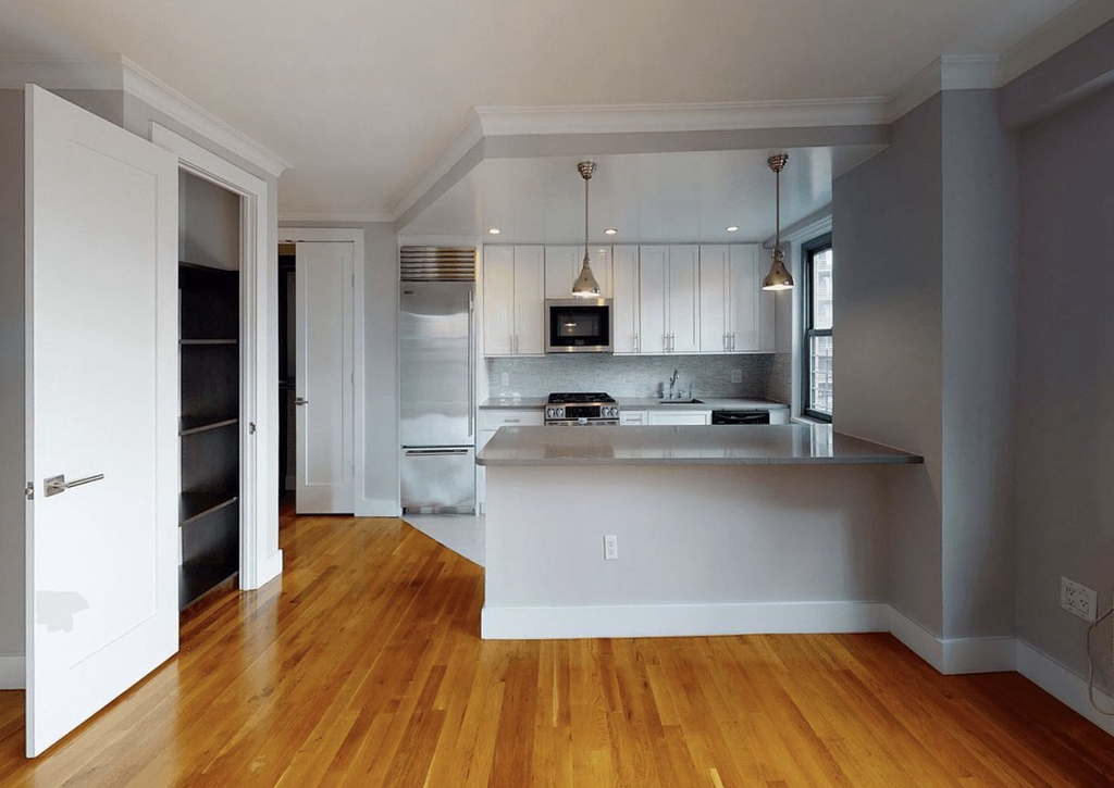 Central Park West - Photo 0