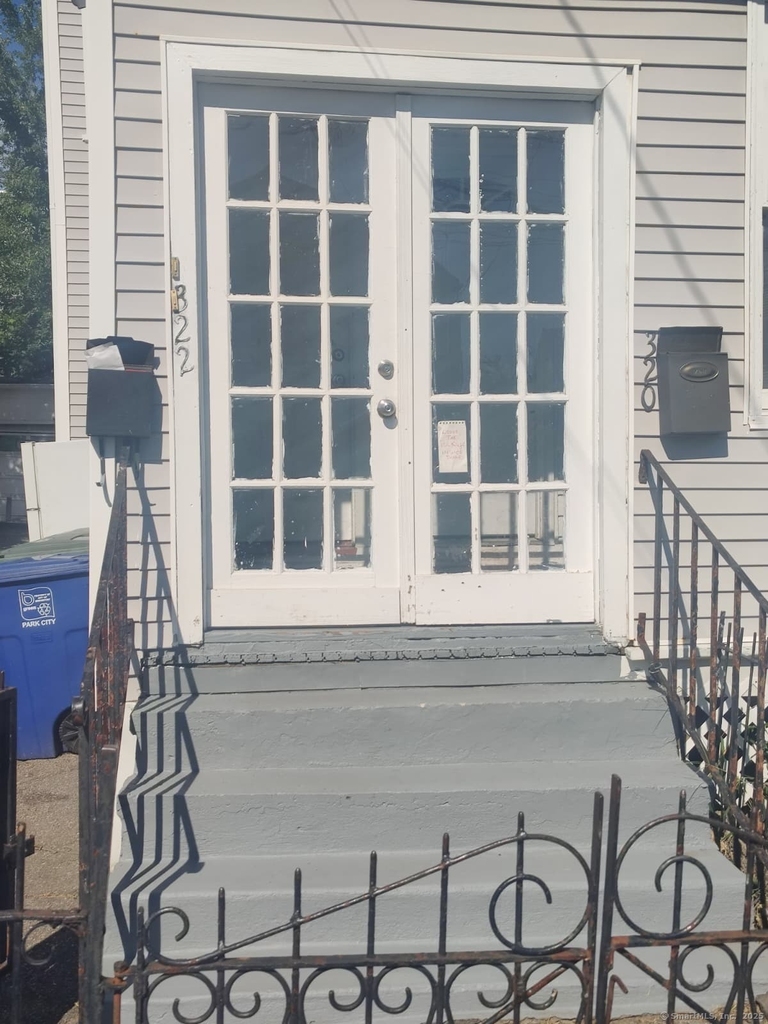322 Catherine Street - Photo 3