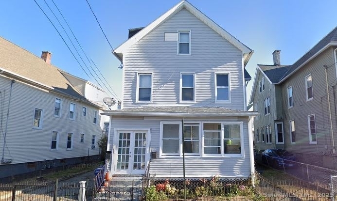 322 Catherine Street - Photo 1