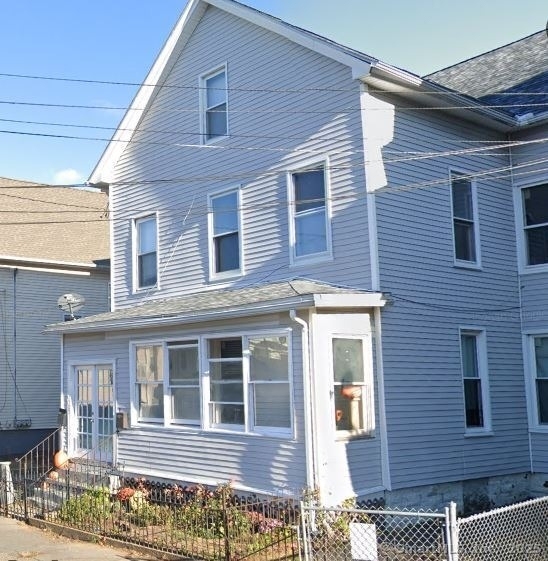322 Catherine Street - Photo 0