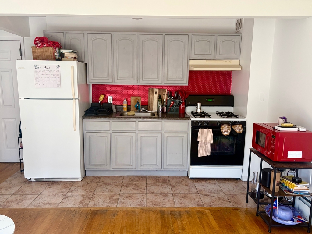 31-32 31st Street - Photo 2
