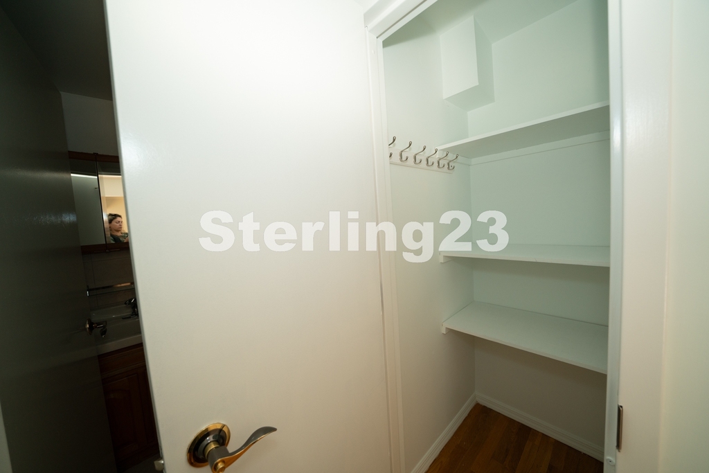 31-32 31st Street - Photo 13