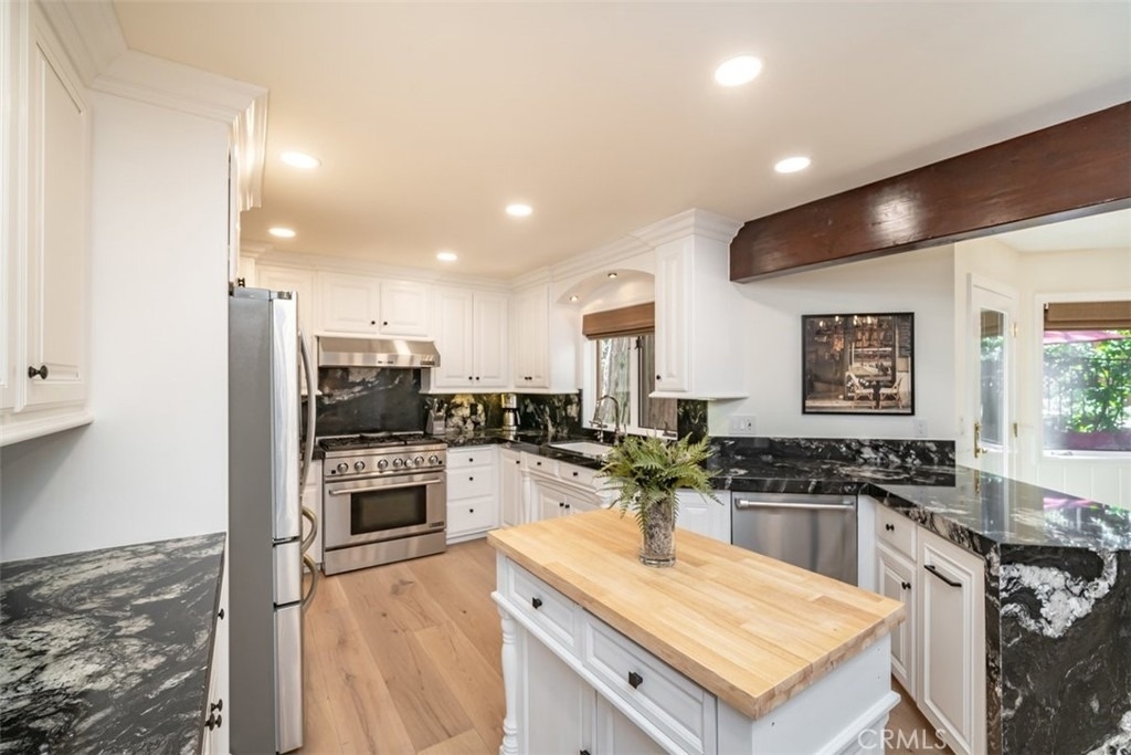 27598 Meadow Bay Drive - Photo 11