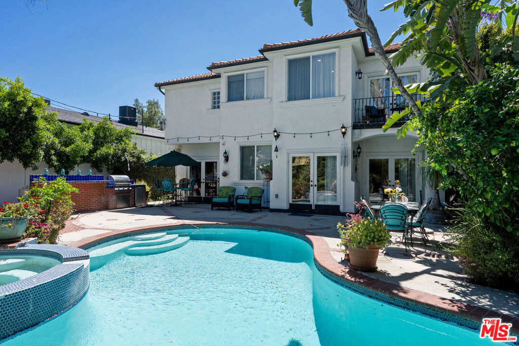 4544 Tobias Avenue - Photo 3