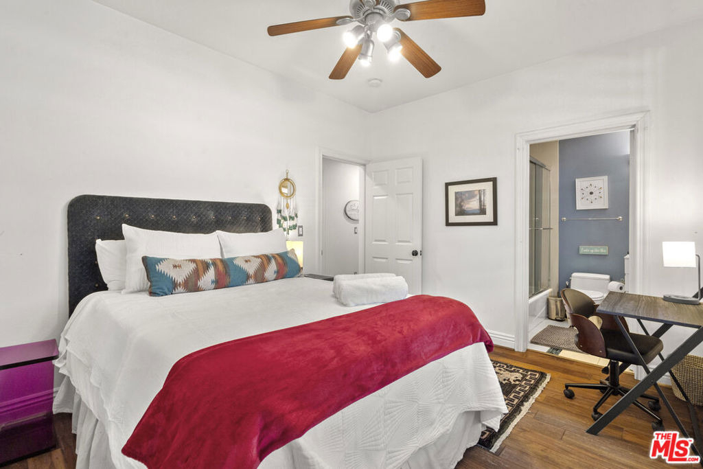 4544 Tobias Avenue - Photo 40