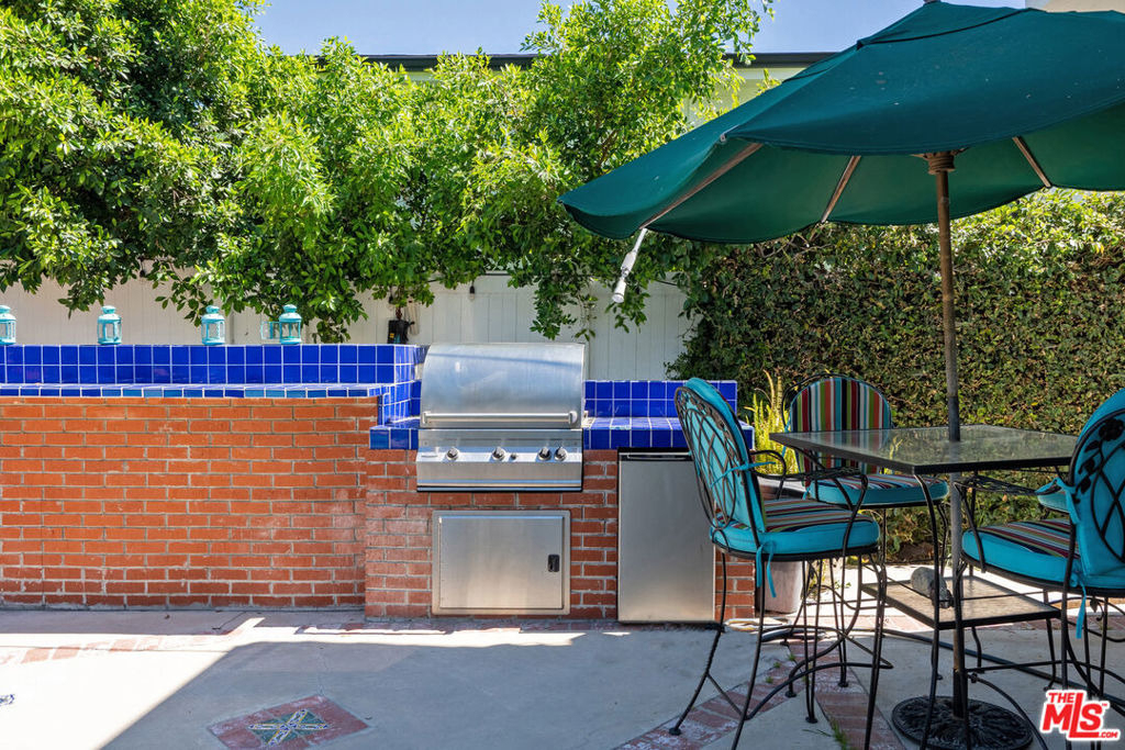 4544 Tobias Avenue - Photo 7
