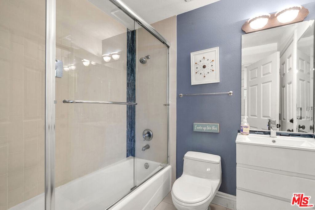 4544 Tobias Avenue - Photo 41