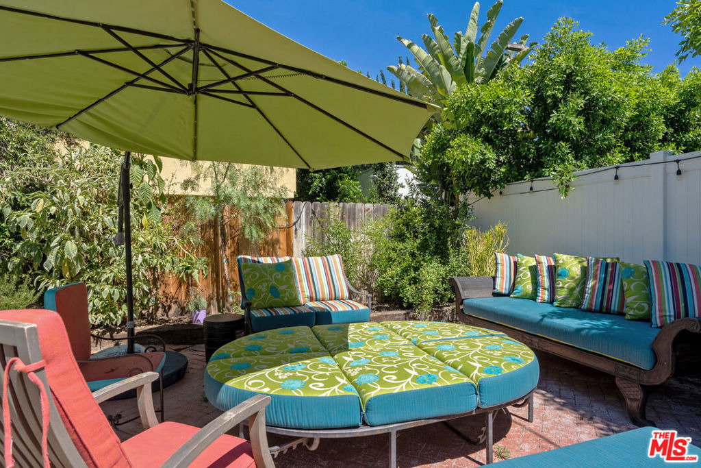 4544 Tobias Avenue - Photo 8