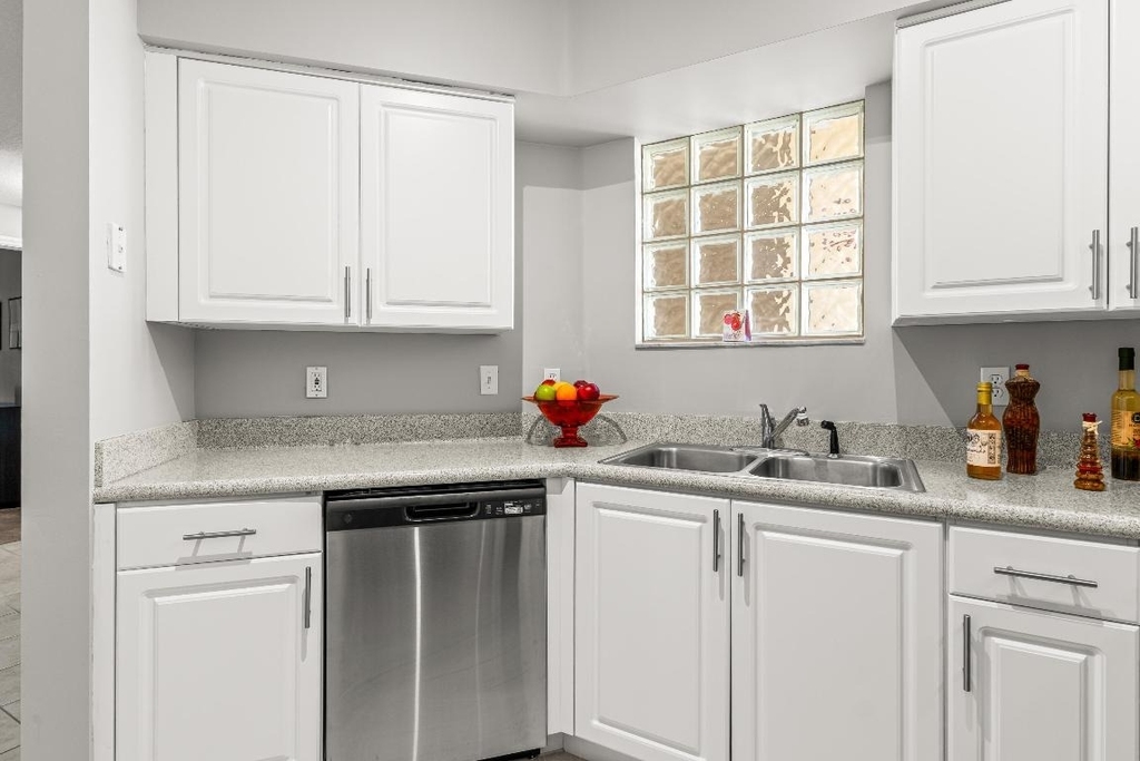 1951 Brandywine Road - Photo 3