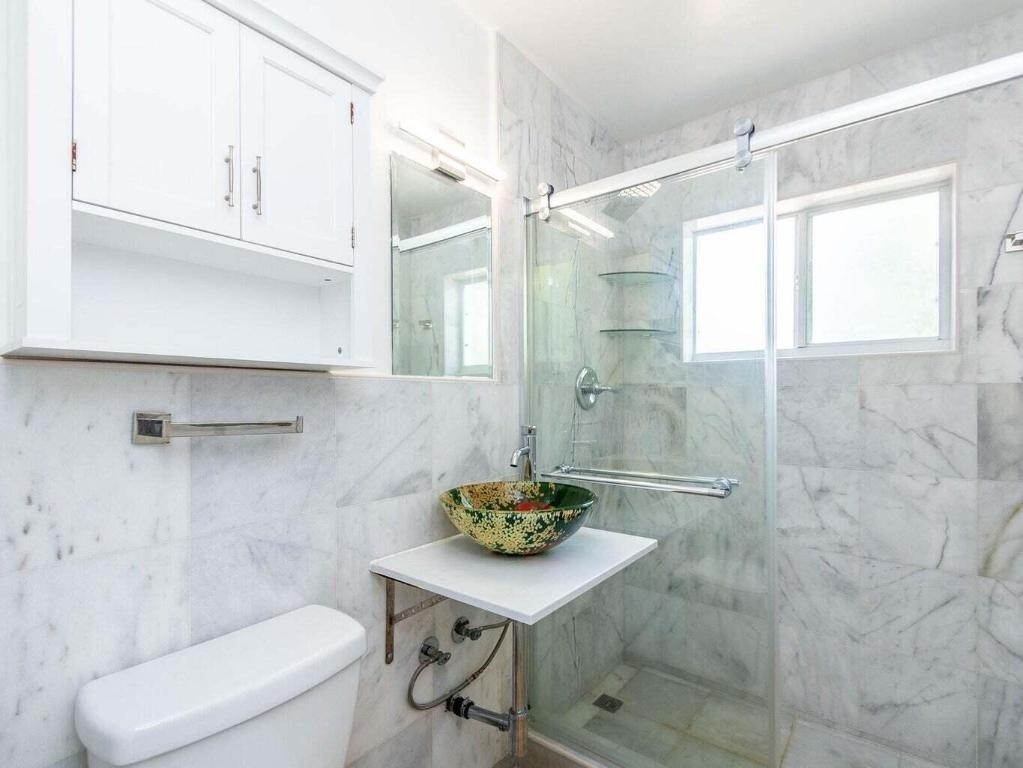 4230 Ne 1st Terrace - Photo 8