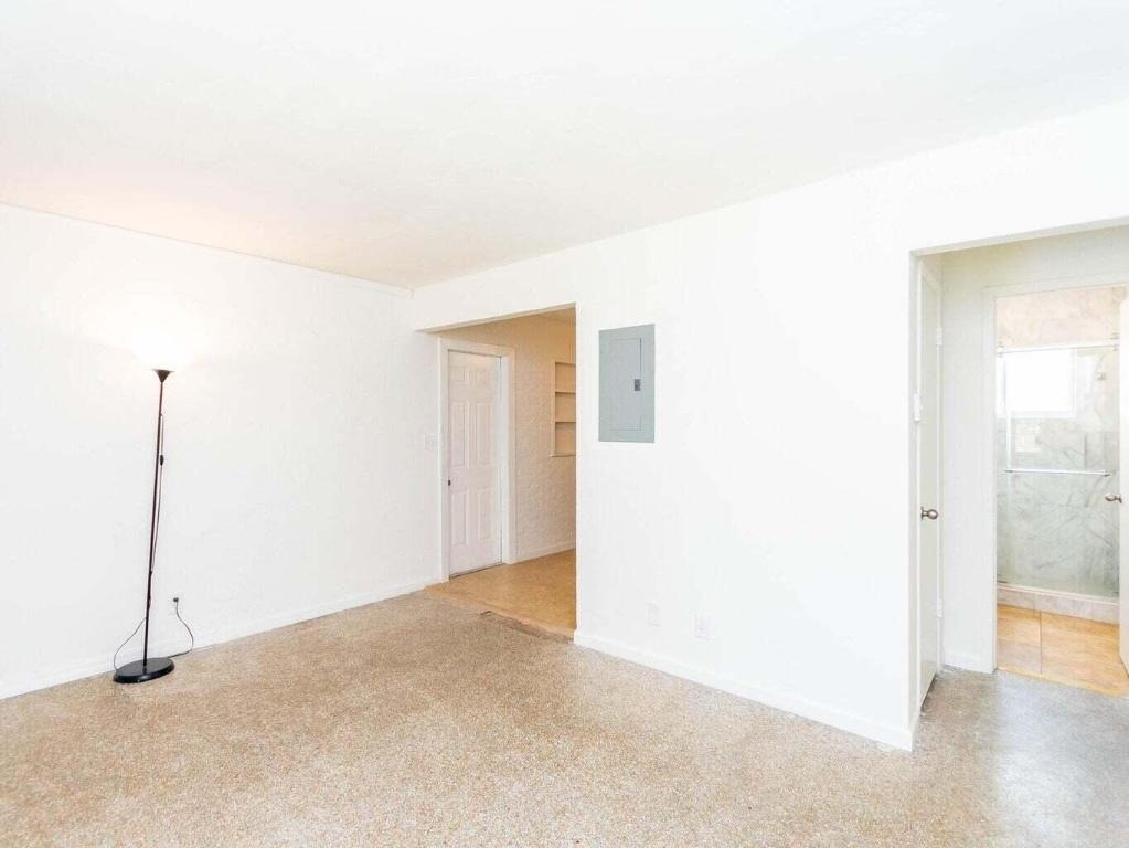 4230 Ne 1st Terrace - Photo 2