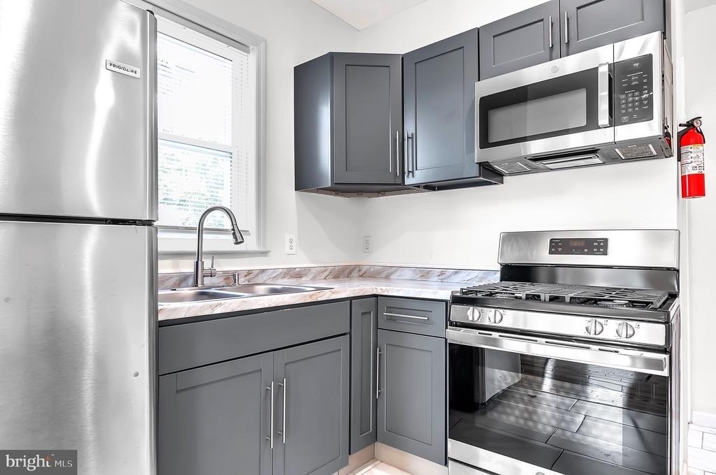 442 W Hanover Street - Photo 8
