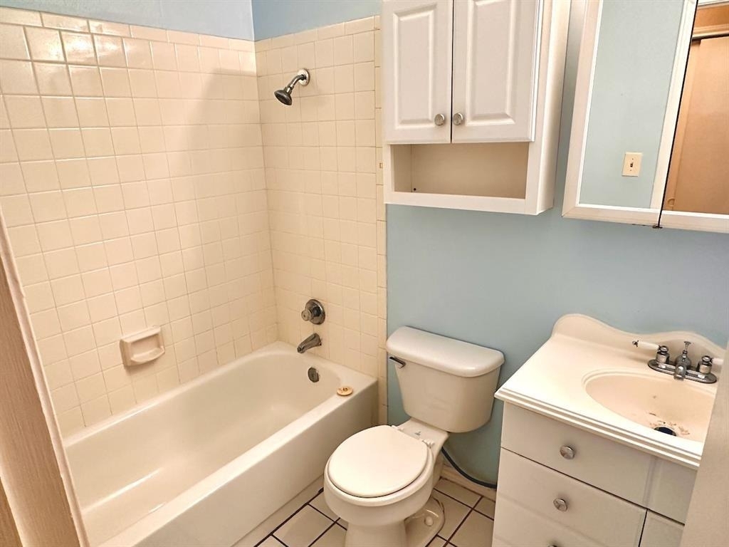 2215 Post Rd - Photo 15
