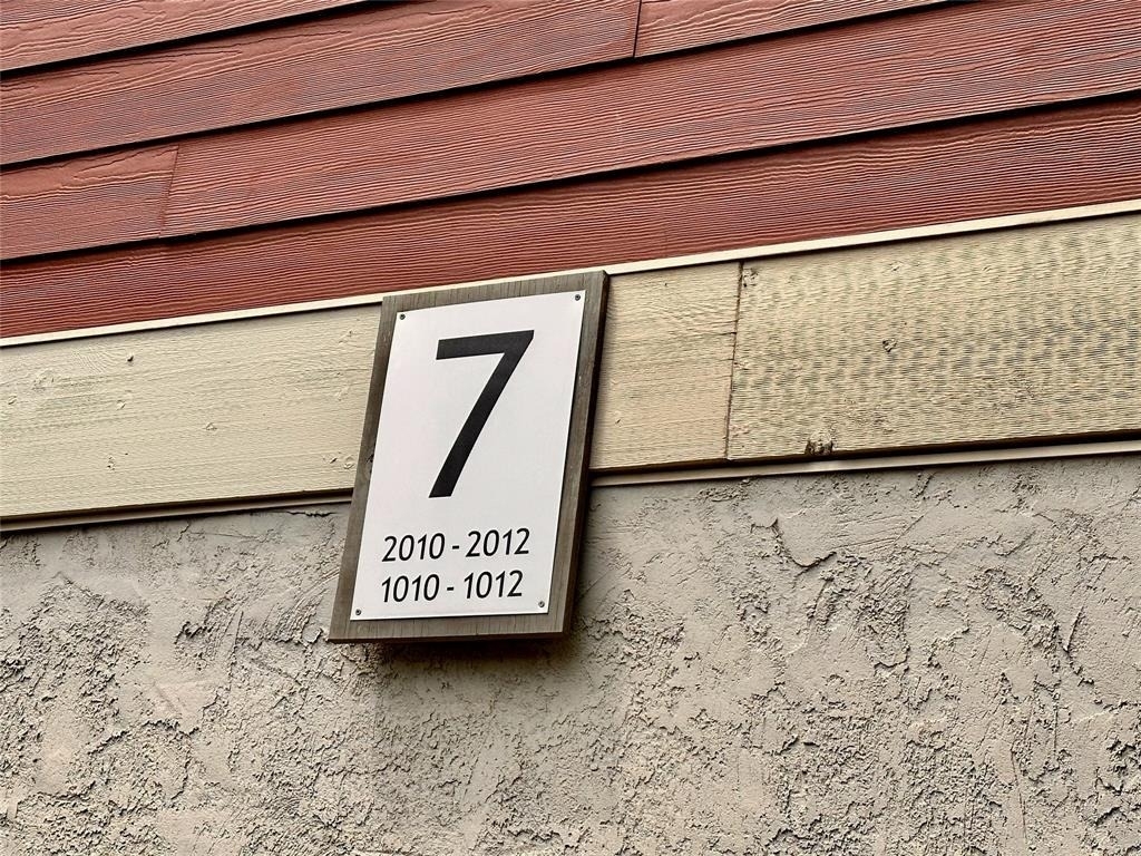 2215 Post Rd - Photo 18