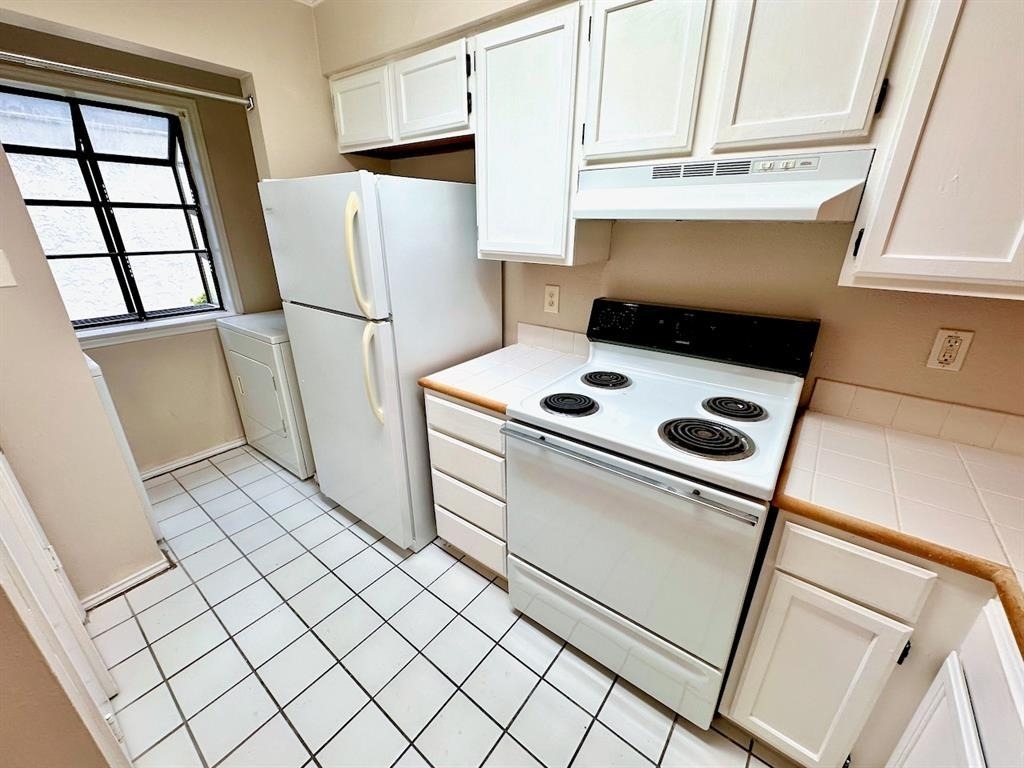 2215 Post Rd - Photo 6