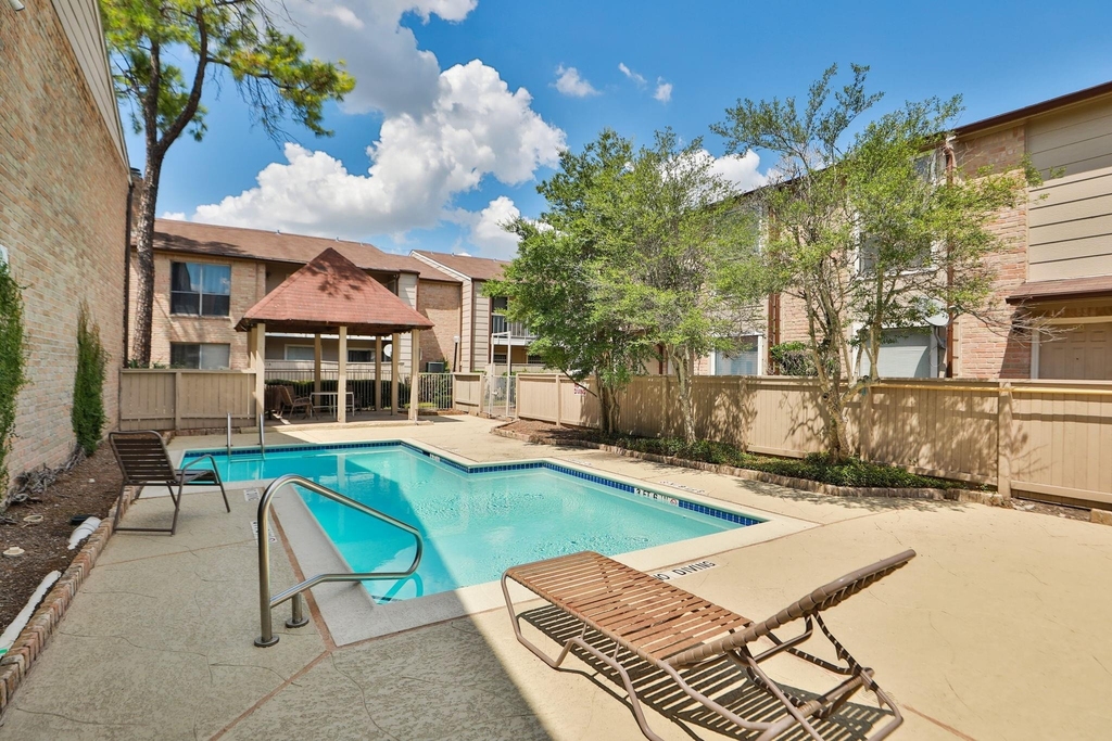 2100 Wilcrest Drive - Photo 30
