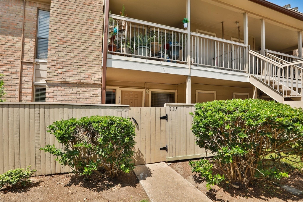 2100 Wilcrest Drive - Photo 35