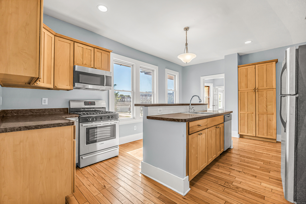 2679 Fairfield Avenue - Photo 2
