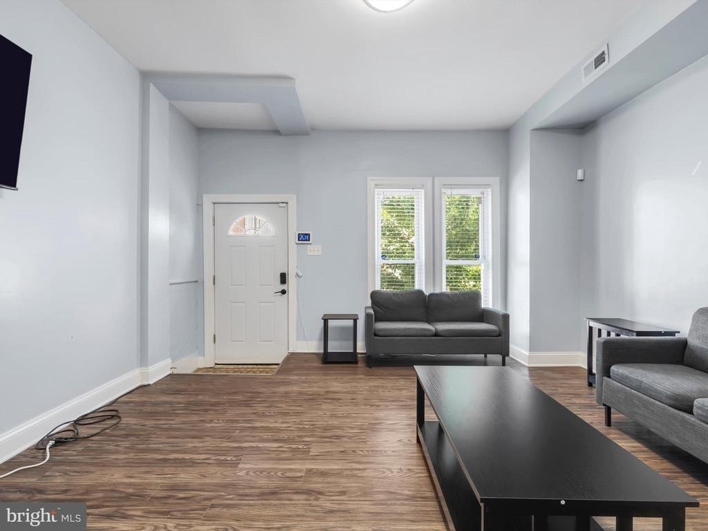 1713 E Lafayette Avenue - Photo 3